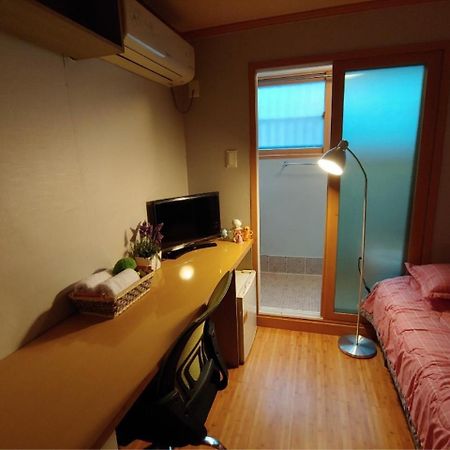 I Sleep Alone Seul Exterior foto